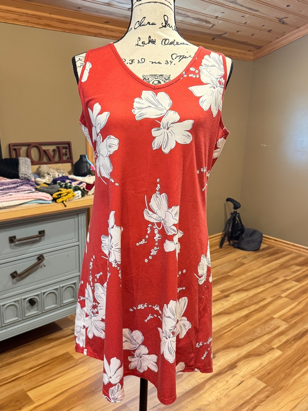 Women’s Red Floral Sleeveless Tank Top